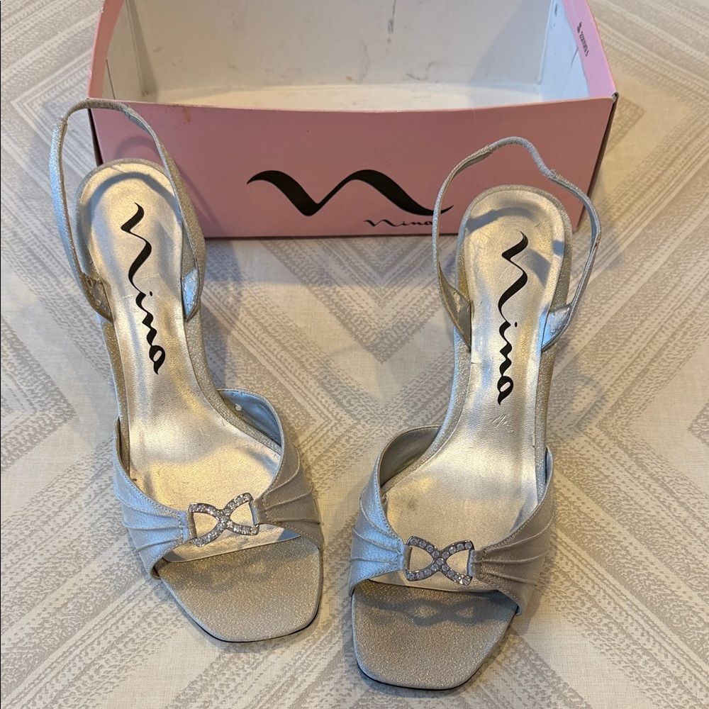 Nina Silver Rhinestone Bow Elastic Slingback Heels Size 10